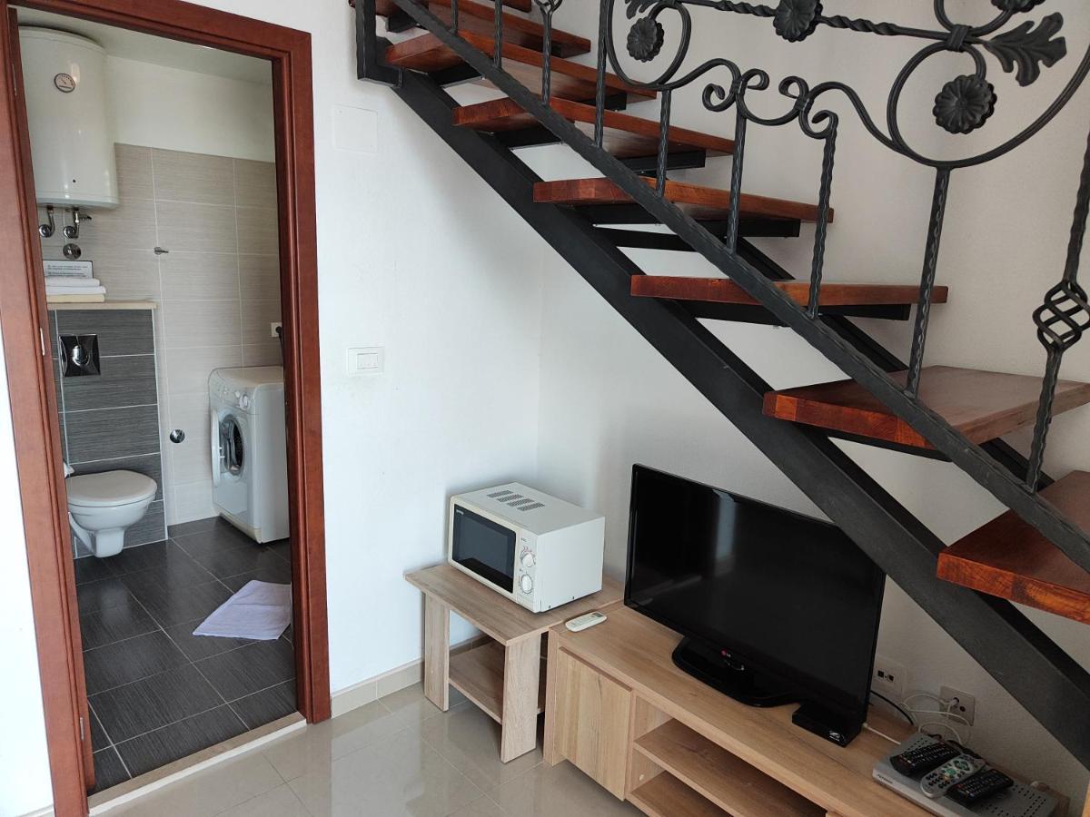 Apartmani Nada Mustapic เบรลา ภายนอก รูปภาพ