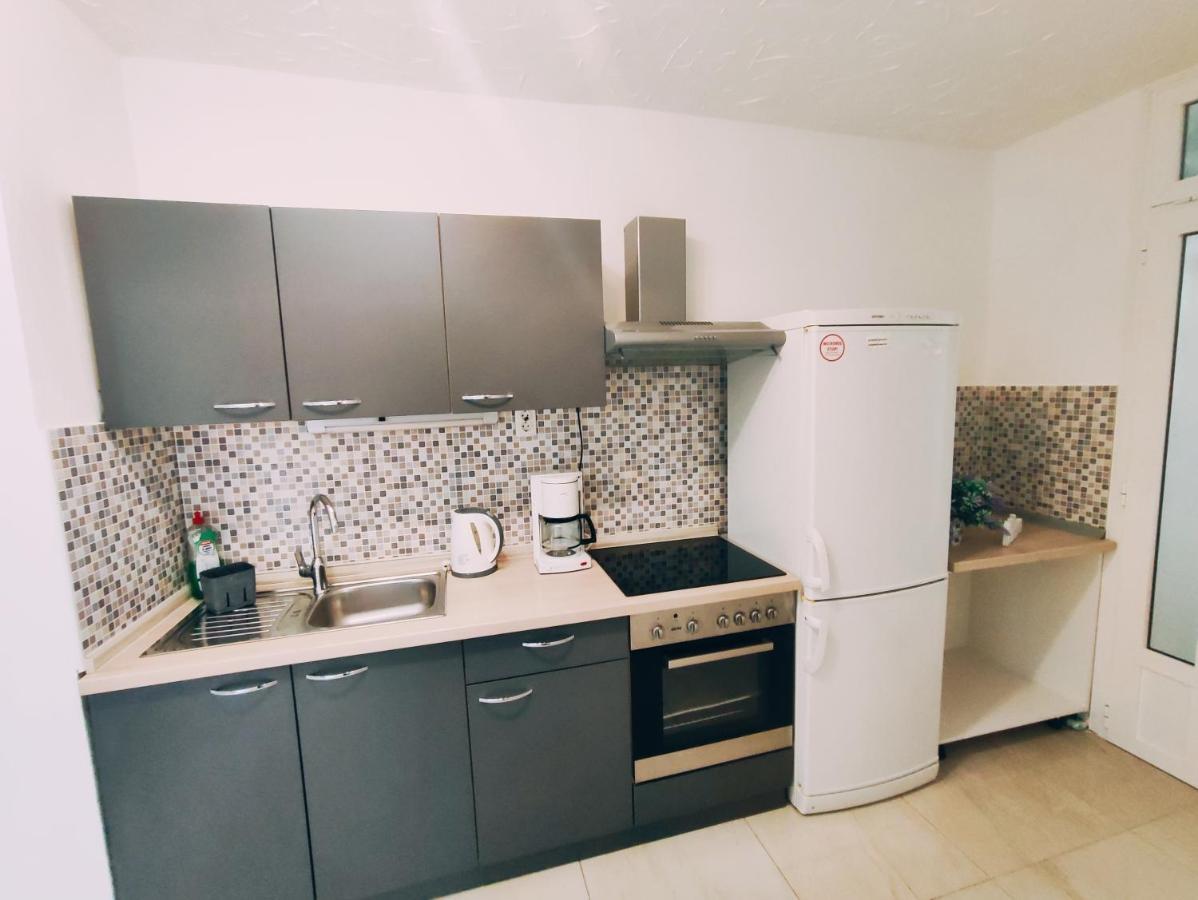 Apartmani Nada Mustapic เบรลา ภายนอก รูปภาพ