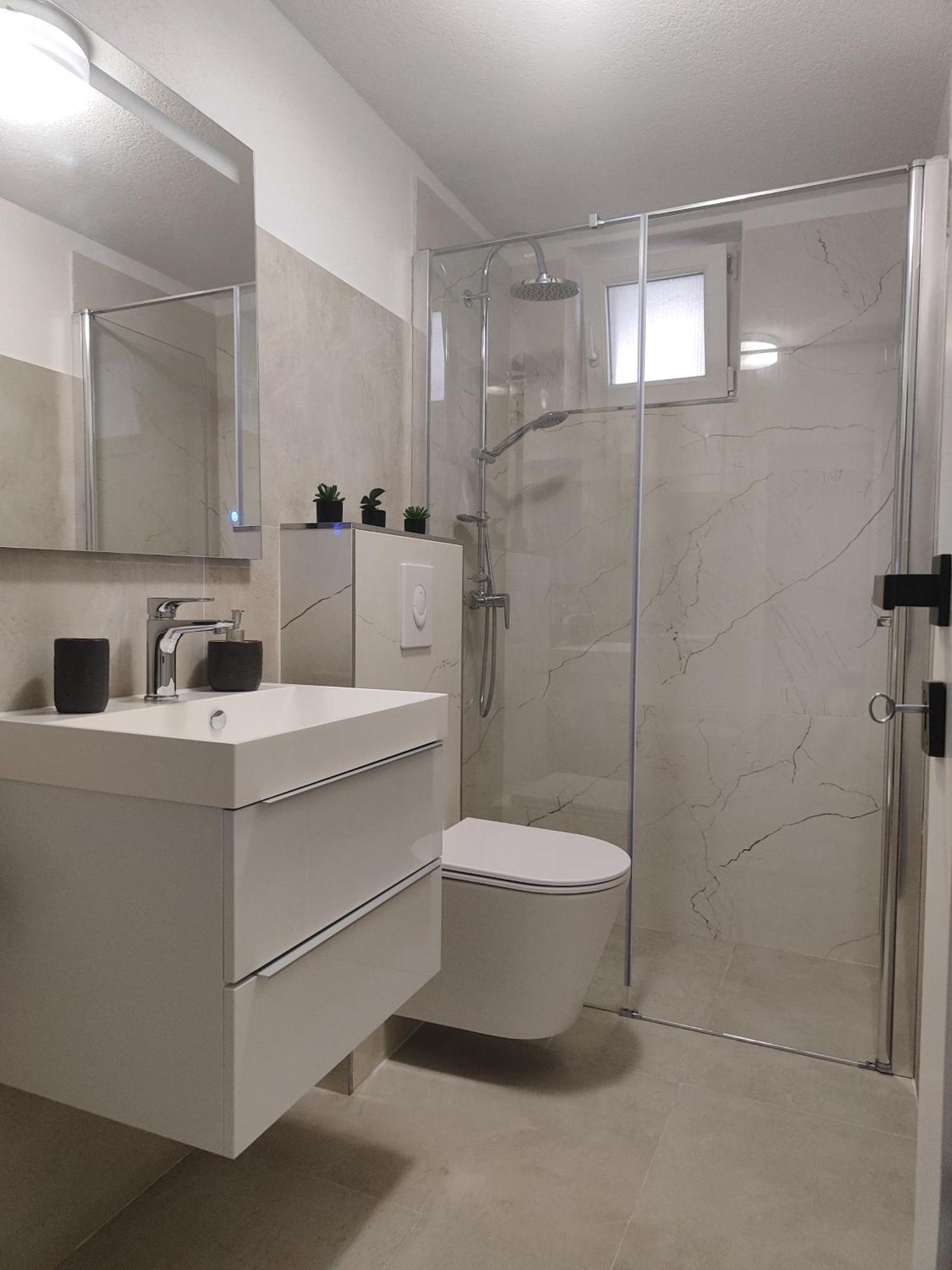 Apartmani Nada Mustapic เบรลา ภายนอก รูปภาพ